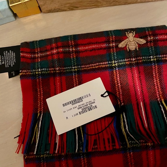 Gucci Bee Plaid Wool Scarf Unisex. Like New. - Picture 8 of 15